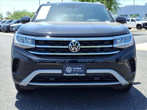 Deep Black Pearl 2023 Volkswagen Atlas Cross Sport 2.0T SE