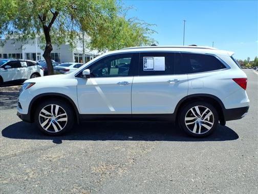 White 2016 Honda Pilot Touring