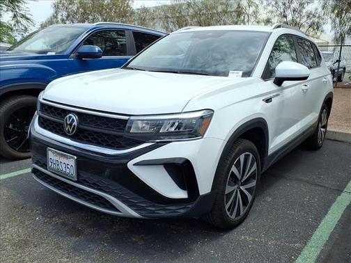 Pure White 2023 Volkswagen Taos SE