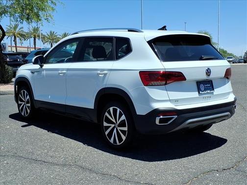 Pure White 2023 Volkswagen Taos SE