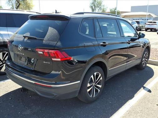 Deep Black Pearl 2022 Volkswagen Tiguan 2.0T S