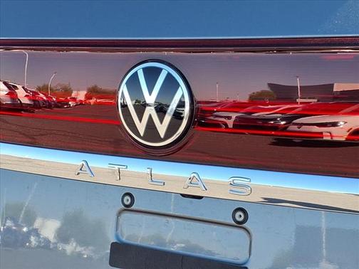 2025 Volkswagen Atlas SE