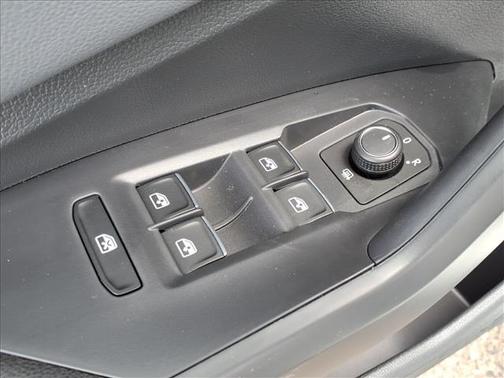 Opal White Pearl 2026 Volkswagen Jetta 1.4T SEL