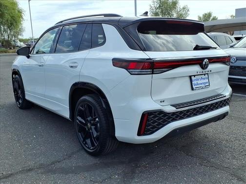 2026 Volkswagen Tiguan 2.0T SE R-Line Black