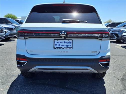 2025 Volkswagen Taos SE 4Motion