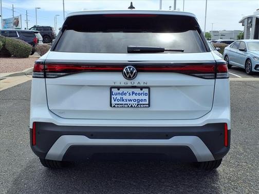 2025 Volkswagen Tiguan 2.0T SE