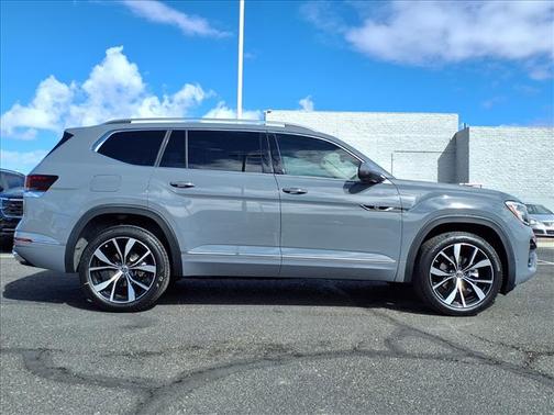 Pure Gray 2026 Volkswagen Atlas SEL Premium R-Line 4Motion