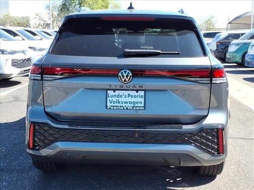 2026 Volkswagen Tiguan 2.0T SE R-Line Black