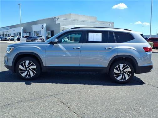 Silver Mist Metallic 2026 Volkswagen Atlas SE