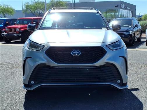 Silver 2023 Toyota Highlander XSE