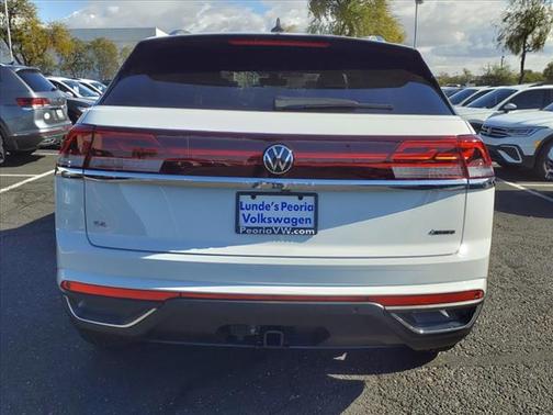 2025 Volkswagen Atlas Cross Sport 2.0T SE w/Technology 4MOTION