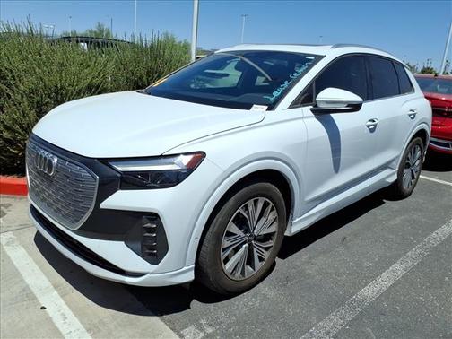 Glacier White Metallic 2023 Audi Q4 e-tron Premium Plus 40