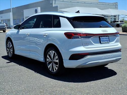 Glacier White Metallic 2023 Audi Q4 e-tron Premium Plus 40