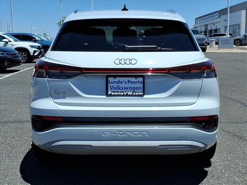 Glacier White Metallic 2023 Audi Q4 e-tron Premium Plus 40