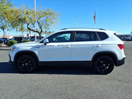 2023 Volkswagen Taos SE 4Motion