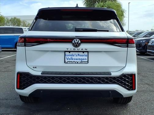 2026 Volkswagen Tiguan 2.0T SE R-Line Black