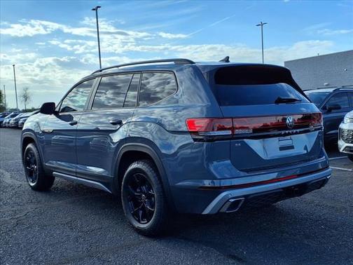 2025 Volkswagen Atlas Peak Edition 4Motion