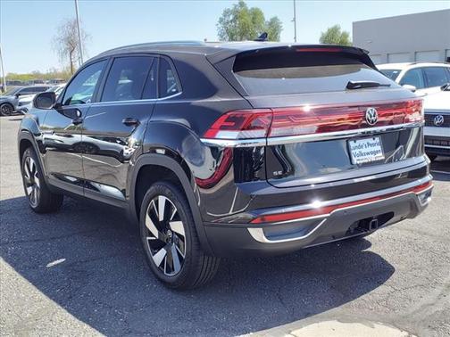 2025 Volkswagen Atlas Cross Sport 2.0T SE w/Technology