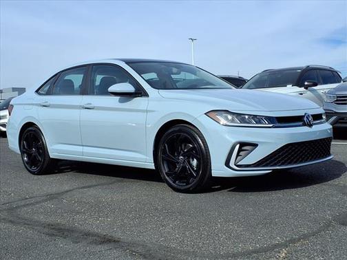 2025 Volkswagen Jetta 1.4T SE