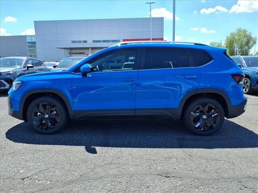 2025 Volkswagen Taos SE