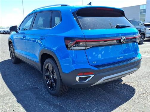 2025 Volkswagen Taos SE