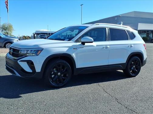 2023 Volkswagen Taos SE 4Motion