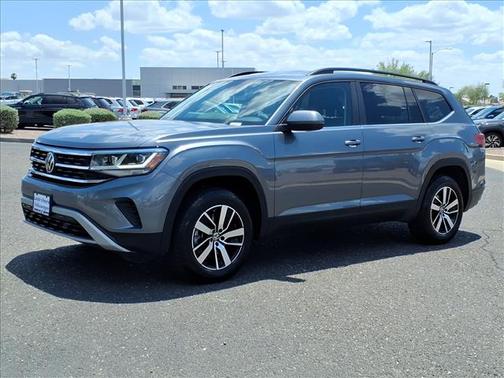 Platium Gray Metallic 2023 Volkswagen Atlas SE