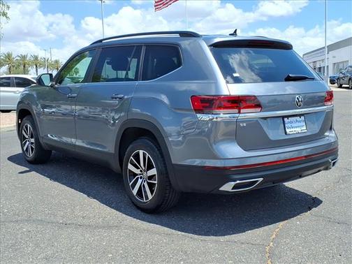 Platium Gray Metallic 2023 Volkswagen Atlas SE