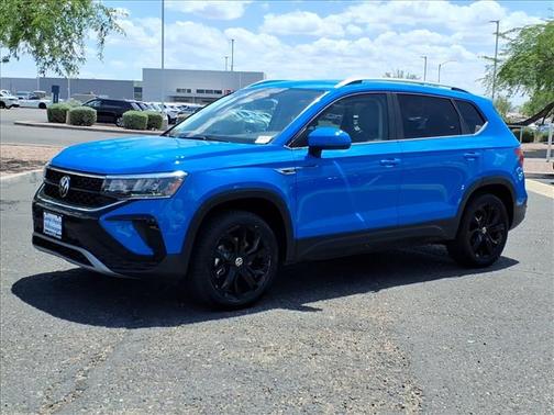 Cornflower Blue 2023 Volkswagen Taos SE