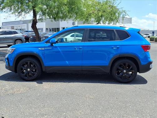 Cornflower Blue 2023 Volkswagen Taos SE