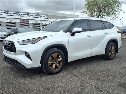 2022 Toyota Highlander Hybrid Base