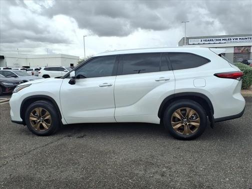 2022 Toyota Highlander Hybrid Base