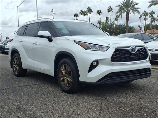 2022 Toyota Highlander Hybrid Base