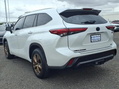 2022 Toyota Highlander Hybrid Base