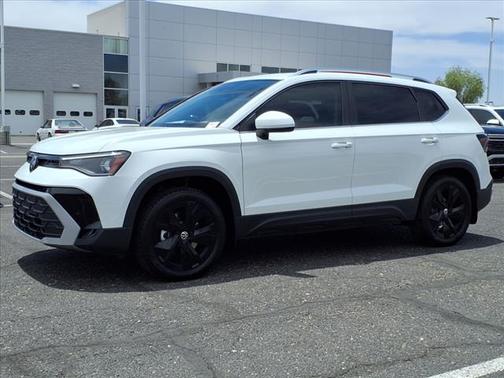 2025 Volkswagen Taos SE