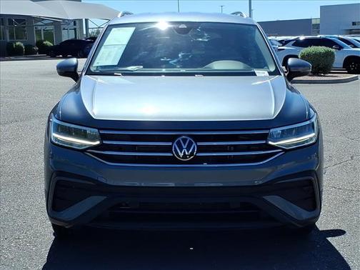 Platium Gray Metallic 2022 Volkswagen Tiguan 2.0T SE