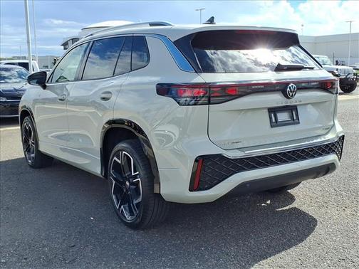 2026 Volkswagen Tiguan 2.0T SEL R-Line 4MOTION