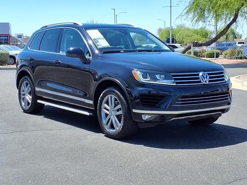 Blue 2016 Volkswagen Touareg VR6 Lux