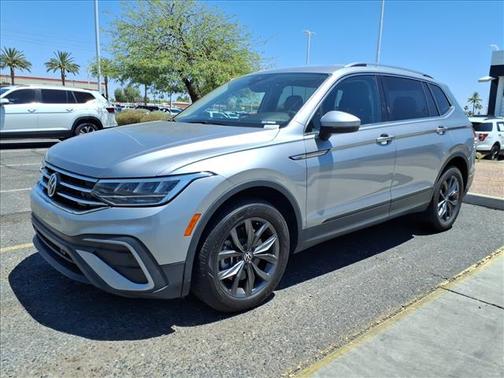 Pyrite Silver Metallic 2024 Volkswagen Tiguan 2.0T SE