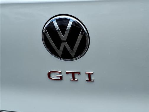 Opal White Pearl 2026 Volkswagen Golf GTI 2.0T SE 4-Door