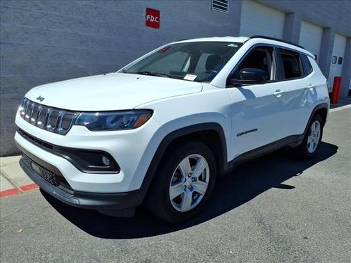 White 2022 Jeep Compass Latitude