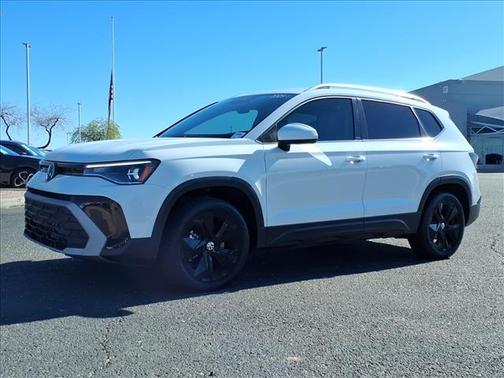 2025 Volkswagen Taos SE