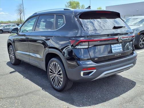 2025 Volkswagen Taos SE