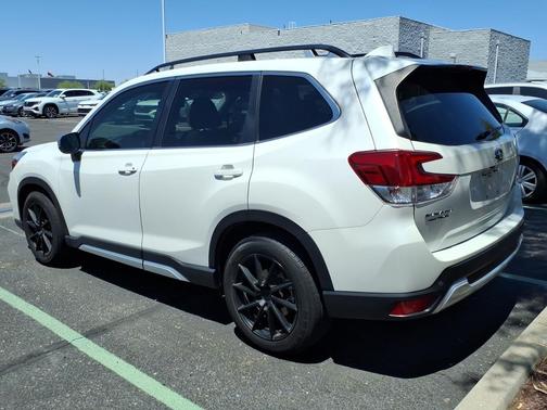 Crystal White Pearl 2020 Subaru Forester Touring