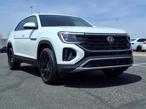 2025 Volkswagen Atlas Cross Sport 2.0T SE w/Technology