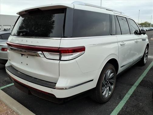 2022 Lincoln Navigator L Reserve