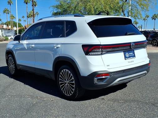 2025 Volkswagen Taos SE