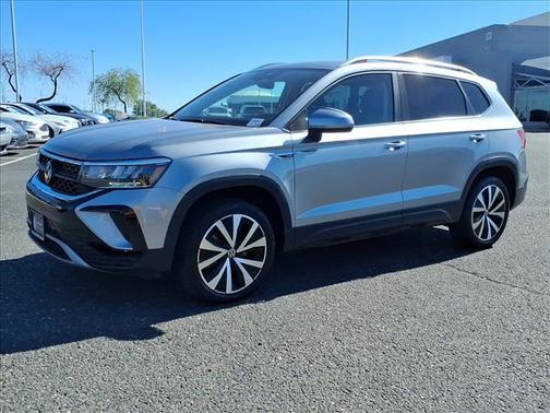 2024 Volkswagen Taos SE
