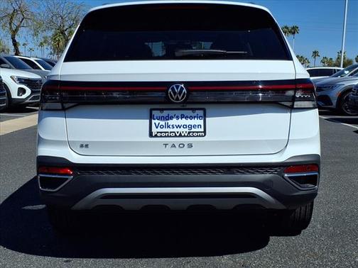 2025 Volkswagen Taos SE