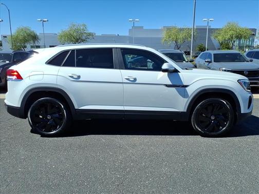 2026 Volkswagen Atlas Cross Sport 2.0T SE w/Technology 4MOTION